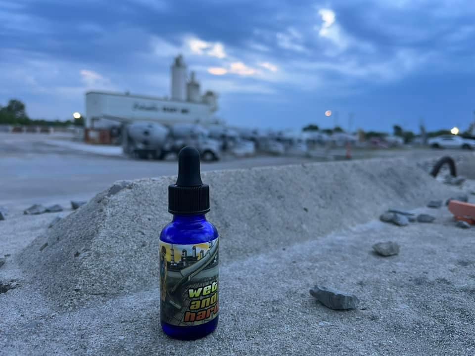 Wet and Hard Beard Oil - Graphite Mineral & Oud Cologne Scent